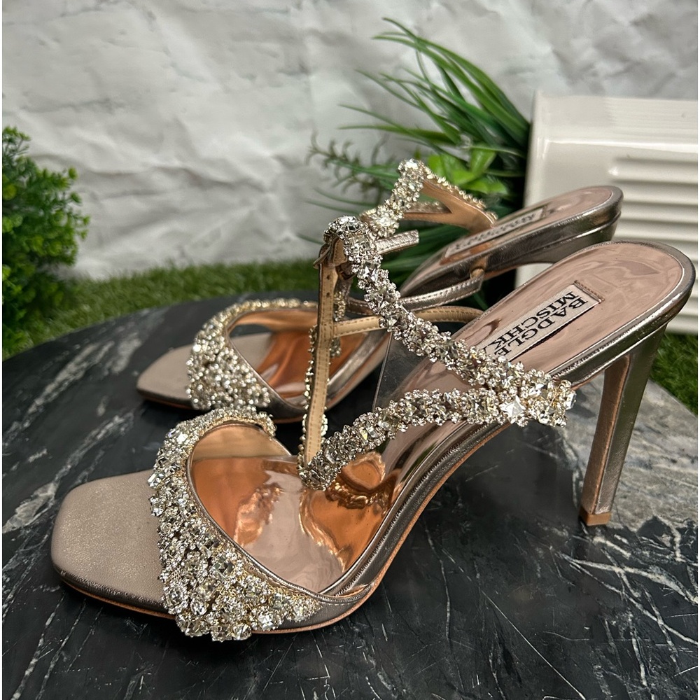 BADGLEY MISCHKA
Galia Crystal Ankle
Strap Evening Shoe size 9 new
CHAMPAGNE - Picture 9 of 17